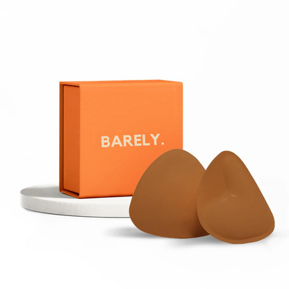 BARELY™ | Instant Lift & Boost, vaskbar og genanvendelig, Outfit Enhancer