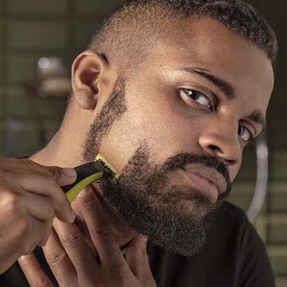 SmoothPro™ Trimmer | Perfekt til en glat og præcis barbering, uanset hvor du er!