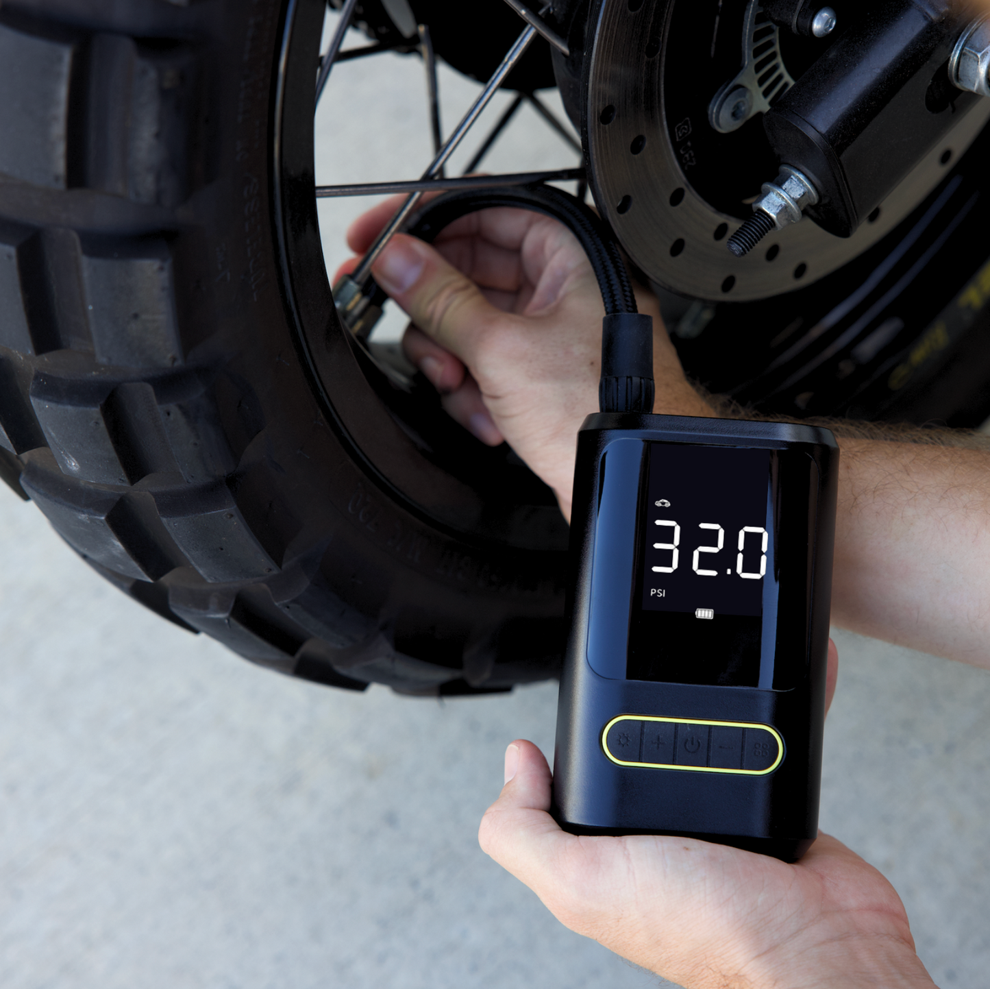 AirCharge™ Pro | Den ultimative bærbare 4-i-1-dækpumpe🚗