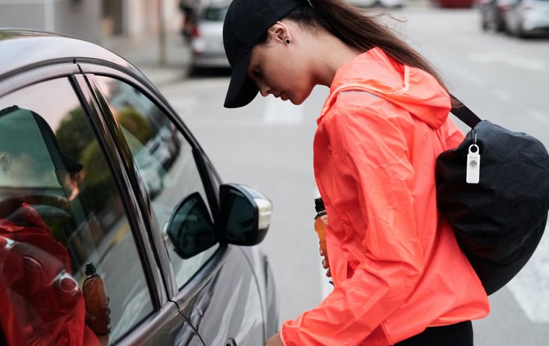 DeFendra™ | Sikkerhedsalarm til kvinder og børn til udendørs brug og på farten